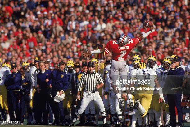 Coll, Football: Ohio State's Cris Carter in action, making interception vs Michigan's Erik Campbell , Columbus, OH