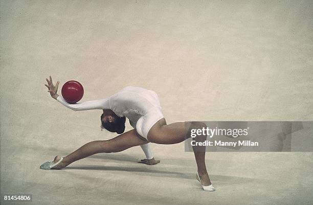 Eva Rueda 823 1992 Olympics Gymnastics Stock Photos, High-Res Pictures, and ...