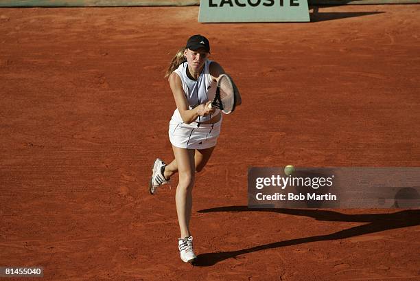 Tennis: French Open, BGR Sesil Karatantcheva in action vs Venus Williams at Roland Garros, Paris, FRA 5/27/2005