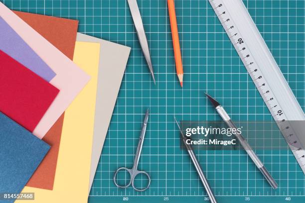paperwork diy tabletop view - esterilla para cortar fotografías e imágenes de stock