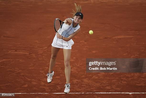 Tennis: French Open, BGR Sesil Karatantcheva in action vs Venus Williams at Roland Garros, Paris, FRA 5/27/2005