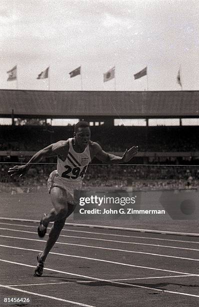 Track & Field: 1956 Summer Olympics, USA Milt Campbell in action, winning race during decathlon, Melbourne, AUS --12/8/1956