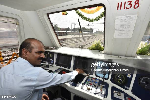 First 1600 hhp Solar DEMU Train flagged off by Union Railway Minister Suresh Prabhu at Safdarjung Railway Station on July 14, 2017 in New Delhi,...