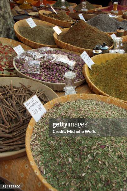 round spice trays angled - michelle wells stock-fotos und bilder