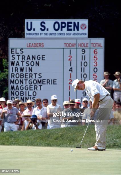 Ernie Els in action, putting at Oakmont CC. Oakmont, PA 6/16/1994 -- 6/20/1994 CREDIT: Jacqueline Duvoisin