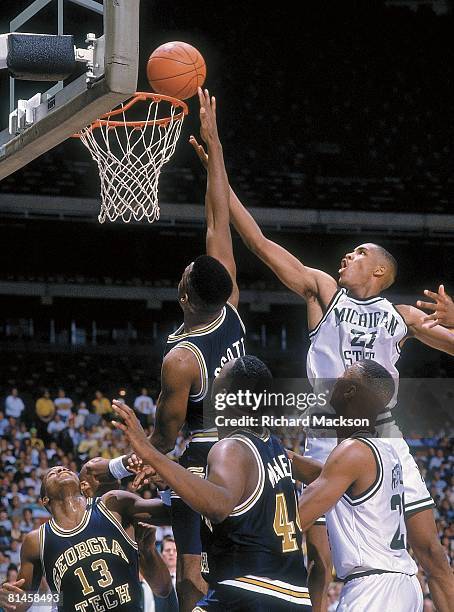 College Basketball: NCAA playoffs, Michigan State Steve Smith in action, taking layup vs Georgia Tech, New Orleans, LA 3/23/1990