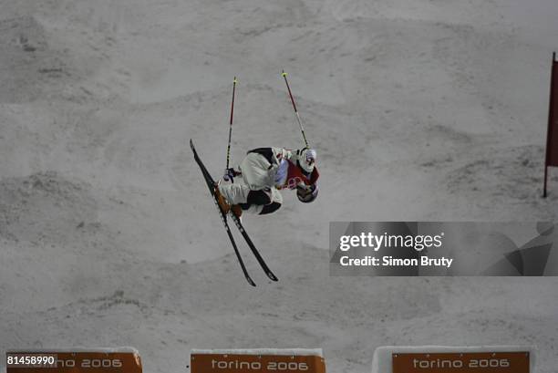 Freestyle Skiing: 2006 Winter Olympics, USA Jeremy Bloom in action during Moguls Final at Jouvenceaux, Sauze d'Oulx, Italy 2/15/2006