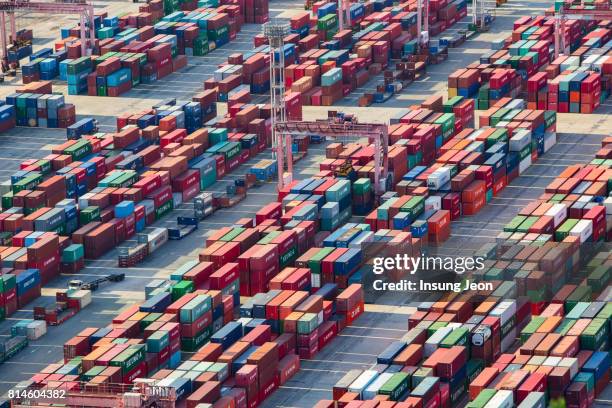 container terminal - busan stockfoto's en -beelden