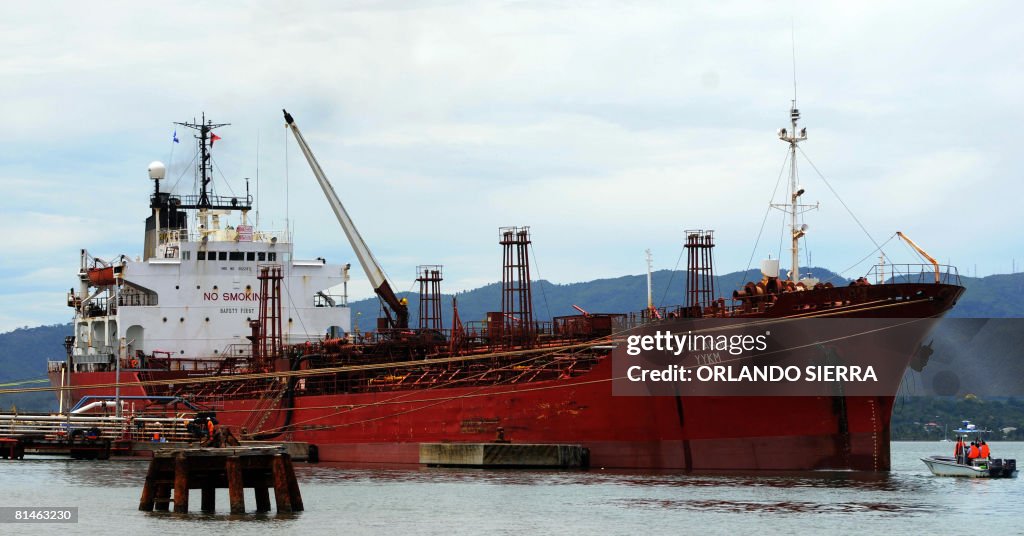 Venezuelan tanker "Pico el Aguila", carr