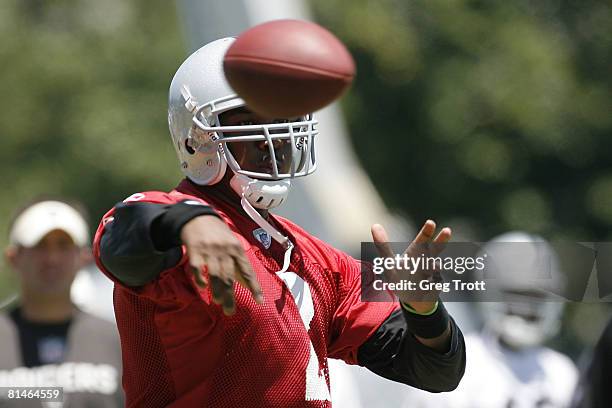 Quarterback JaMarcus Russell of the Oakland Raiders works out during Oakland Raiders Mini Camp on June 5, 2008 at Raiders Headquarters in Alameda,...