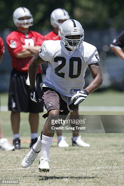 Running back Darren McFadden of the Oakland Raiders works out during Oakland Raiders Mini Camp on June 5, 2008 at Raiders Headquarters in Alameda,...