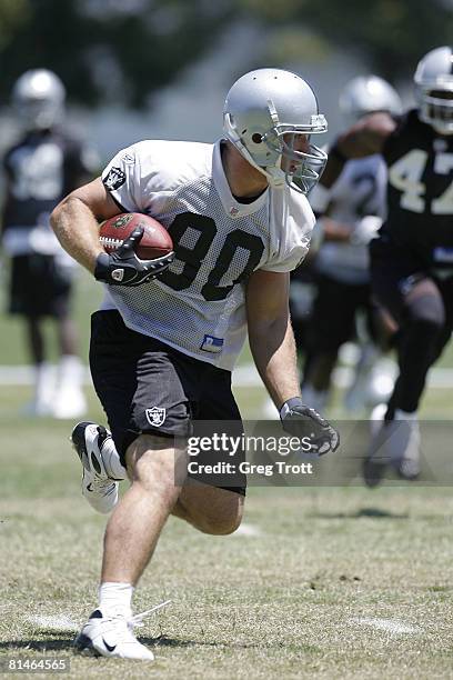 Tight end Zach Miller of the Oakland Raiders works out during Oakland Raiders Mini Camp on June 5, 2008 at Raiders Headquarters in Alameda,...