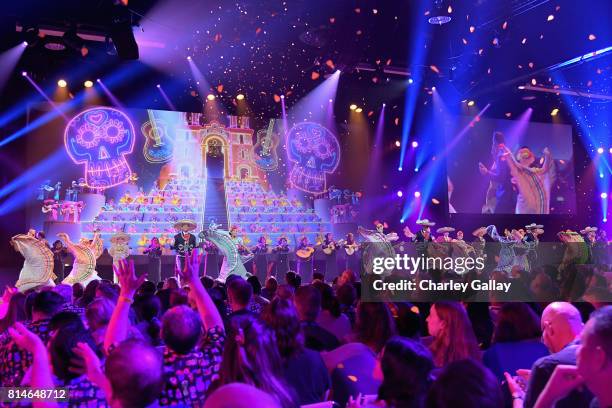 Coco Performance 3,011 Coco Disney Stock Photos, High-Res Pictures, and Images - Getty ...
