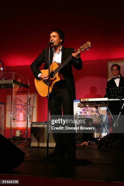 Comedian Jimmy Fallon performs at the Fresh Air Fund Spring Gala at Tavern On The Green June 5, 2008 in New York City.