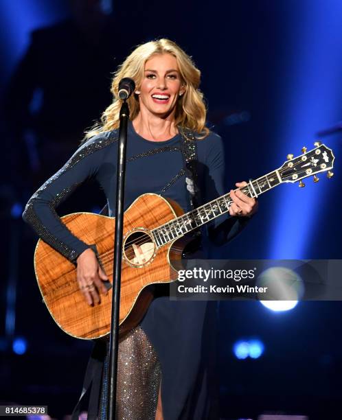Faith Hill performs onstage during the "Soul2Soul" World Tour at Staples Center on July 14, 2017 in Los Angeles, California.