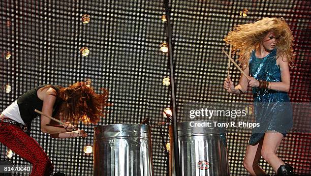 Singer, musician Taylor Swift performs onstage during the VAULT Concert Stages during the 2008 CMA Music Festival on June 5, 2008 at LP Field in...