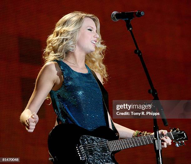 Singer, musician Taylor Swift performs onstage during the VAULT Concert Stages during the 2008 CMA Music Festival on June 5, 2008 at LP Field in...