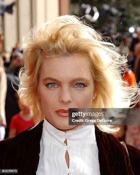 Erika Eleniak