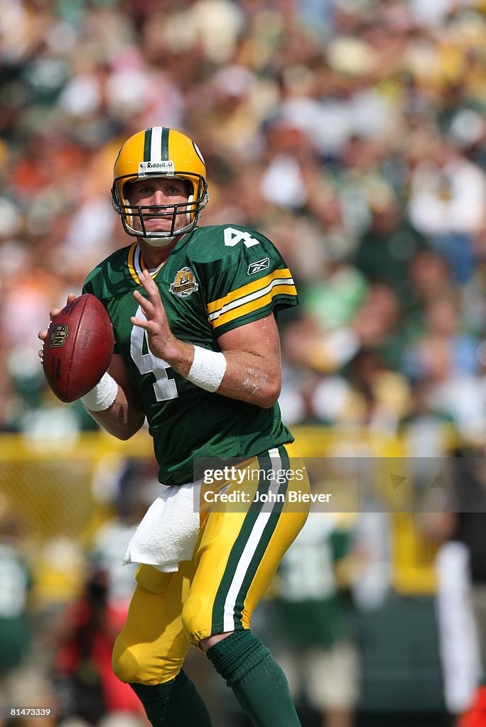 Favre Racoucho Green Bay Packers QB Brett Favre in action vs Philadelphia Eagles ...