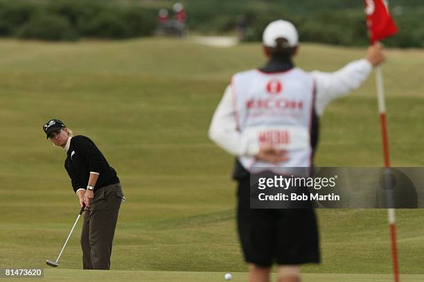 Golf: Women's British Open, Karrie Webb in action, putt on No, 16 during Thursday play at Old Course, St, Andrews, Scotland 8/2/2007