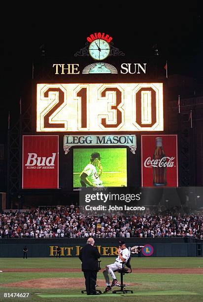 Cal Ripken 2130 92 Number 2130 Stock Photos, High-Res Pictures, and Images - Getty Images