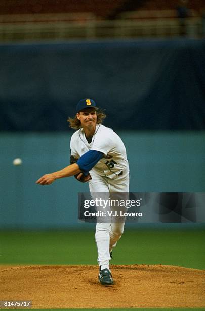 Early Randy Johnson 114 Randy J Johnson Photos & High Res Pictures - Getty Images