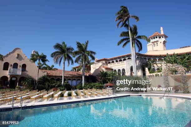 General view of atmosphere at the wedding of Ivana Trump and Rossano Rubicondi at the Mar-a-Lago Club on April 12, 2008 in Palm Beach, Florida. Cake:...