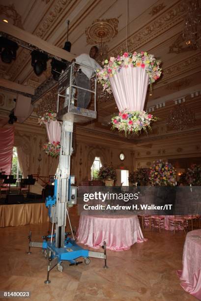 General view of atmosphere at the wedding of Ivana Trump and Rossano Rubicondi at the Mar-a-Lago Club on April 12, 2008 in Palm Beach, Florida. Cake:...