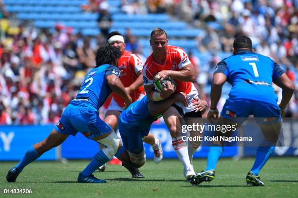 Riaan Viljoen of Sunwolves ryns with the ball during the Super Rugby match between the Sunwolves and the Blues at Prince Chichibu Stadium on July 15,...