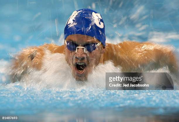 Eric Vendt of the USA swims in the final of the 400m IM during day 3 of the the Mutual of Omaha Swimvitational on June 7, 2008 at the Qwest Center in...
