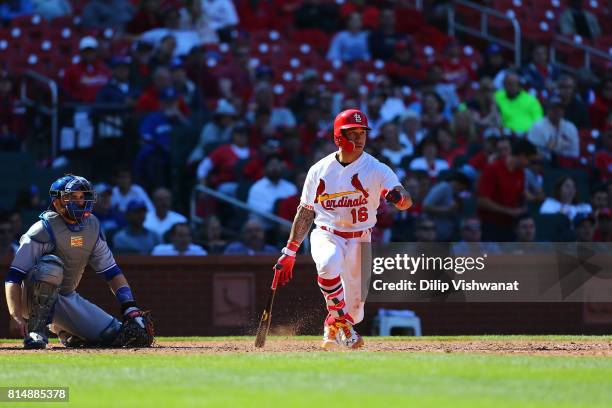 Kolten Wong of the St. Louis Cardinals bats against the Toronto Blue Jays at Busch Stadium on April 27, 2017 in St. Louis, Missouri.
