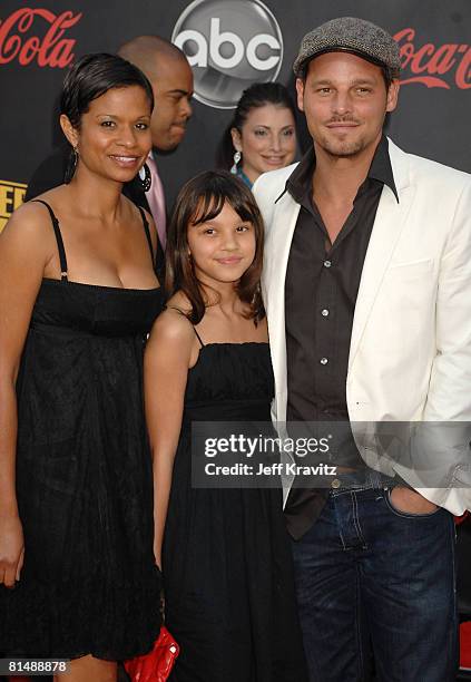 Actor Justin Chambers , wife Keisha Chambers and daughter arrive to the 2007 American Music Awards at the Nokia Theatre on November 18, 2007 in Los...
