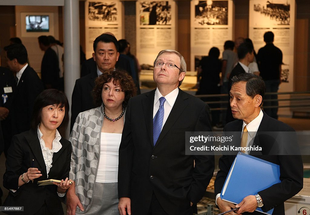 Kevin Ruddc Australian Prime Minister Kevin Rudd and his wife Therese Rein visit ...