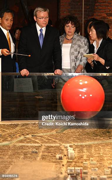 Kevin Rudd Peace Sign 601 Hiroshima Peace Memorial Museum Stock Photos, High-Res Pictures ...
