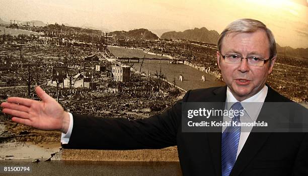 Kevin Rudd Peace Sign 601 Hiroshima Peace Memorial Museum Stock Photos, High-Res Pictures ...