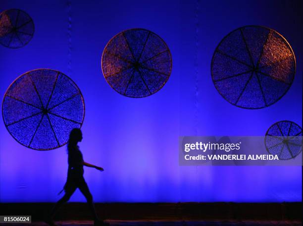 Model presents a creation by designer Teca during the Rio Fashion Week Spring-Summer 2008-09 collection, at the Marina da Gloria on June 9, 2008 in...