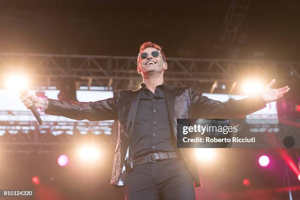 Marti Pellow of Wet Wet Wet performs on stage at Edinburgh Castle on July 15, 2017 in Edinburgh, Scotland.