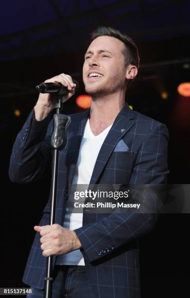 Nathan Singer Photos and Premium High Res Pictures - Getty Images