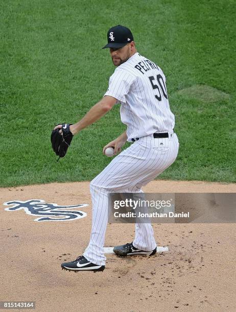 Starting pitcher Mike Pelfrey of the Chicago White Sox delivers the ball against the Seattle Mariners at Guaranteed Rate Field on July 15, 2017 in...