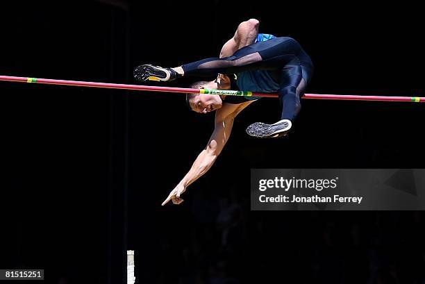 Brad Walker of the United States clears the bar to set an new American pole vault record of 6.04 meters during the Prefontaine Classic on June 8,...