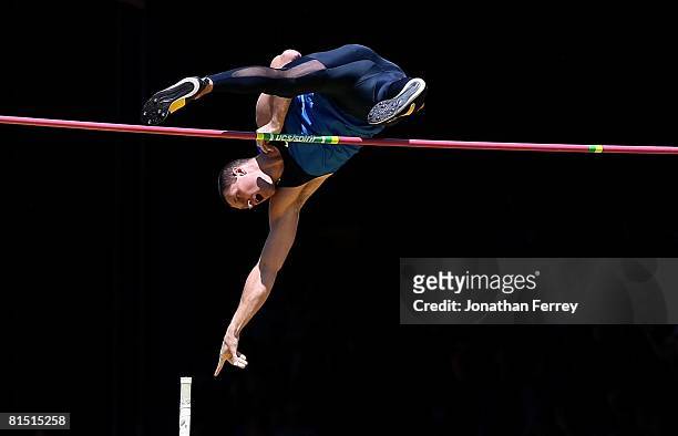 Brad Walker of the United States clears the bar to set an new American pole vault record of 6.04 meters during the Prefontaine Classic on June 8,...