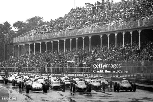 Jo Bonnier, Stirling Moss, Richie Ginther, Phil Hill, Porsche 718/2, Ferrari 156, Grand Prix of Great Britain, Aintree, England, July 15, 1961.