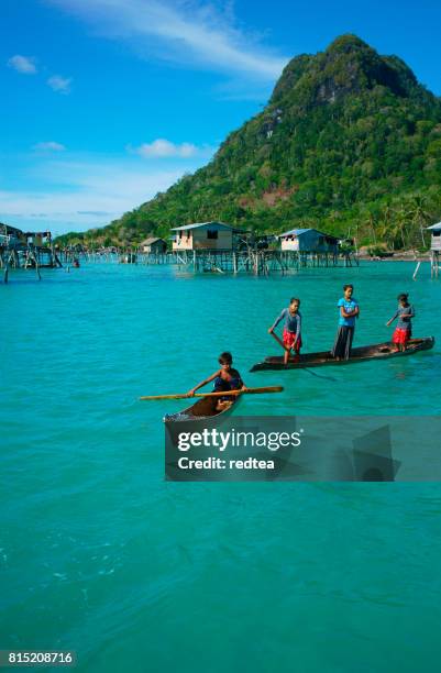 borneo gitano de mar. - mabul island fotografías e imágenes de stock