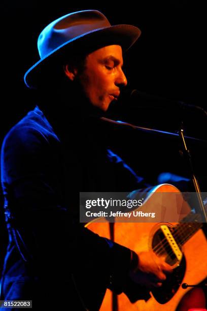 Jakob Dylan Performs Songs From His Debut Solo Album Seeing Things ...