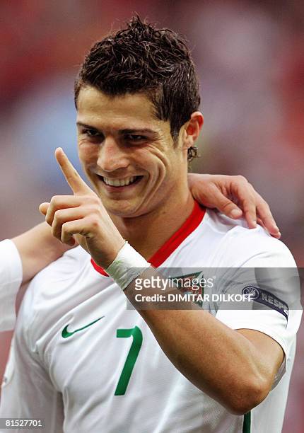 360 Cristiano Ronaldo Funny Photos and Premium High Res Pictures - Getty  Images