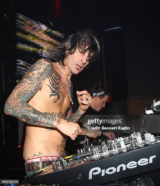 where does tommy lee live - Ilustrasi 2