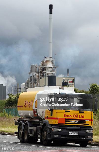 Shell Tea Tanker Shell Image Photos and Premium High Res Pictures - Getty Images