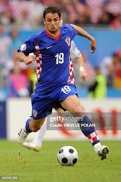 Croatian midfielder Niko Kranjcar runs with the ball during the Euro 2008 Championships Group B football match Croatia vs. Germany on June 12, 2008...