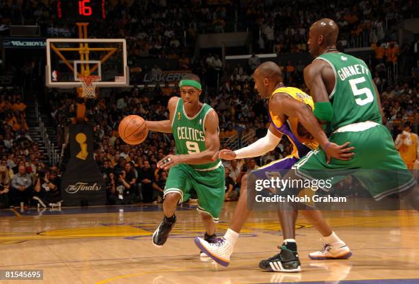Kobe Rondo 659 Kevin Garnett Kobe Bryant Photos & High Res Pictures - Getty Images