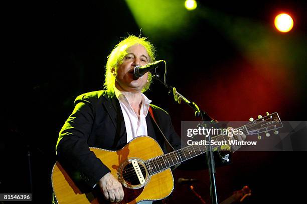 Musician Paul Simon performs during the 2008 Children's Health Fund annual gala on June 12, 2008 at the Sheraton New York Hotel & Towers in New York...